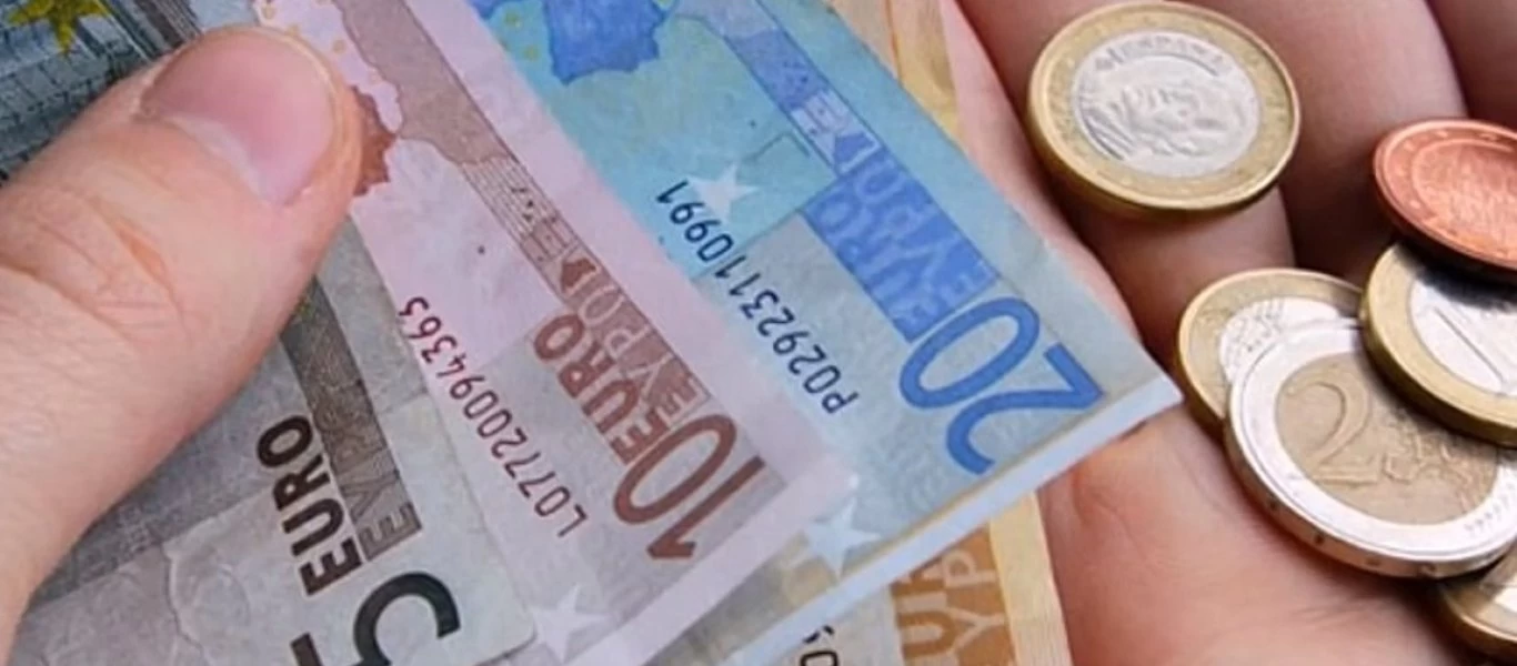 Κοινωνικό μέρισμα: Πότε θα μπει στους λογαριασμούς; - Πότε «κλειδώνουν» οι αποφάσεις;